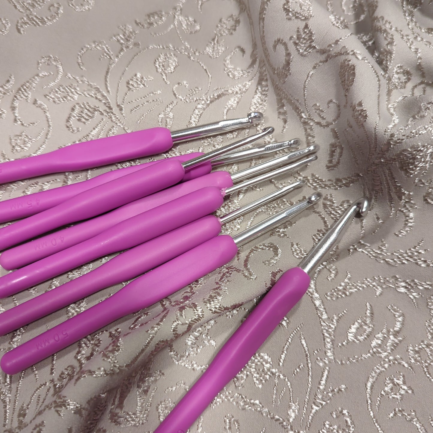 8 piece purple crochet hook set