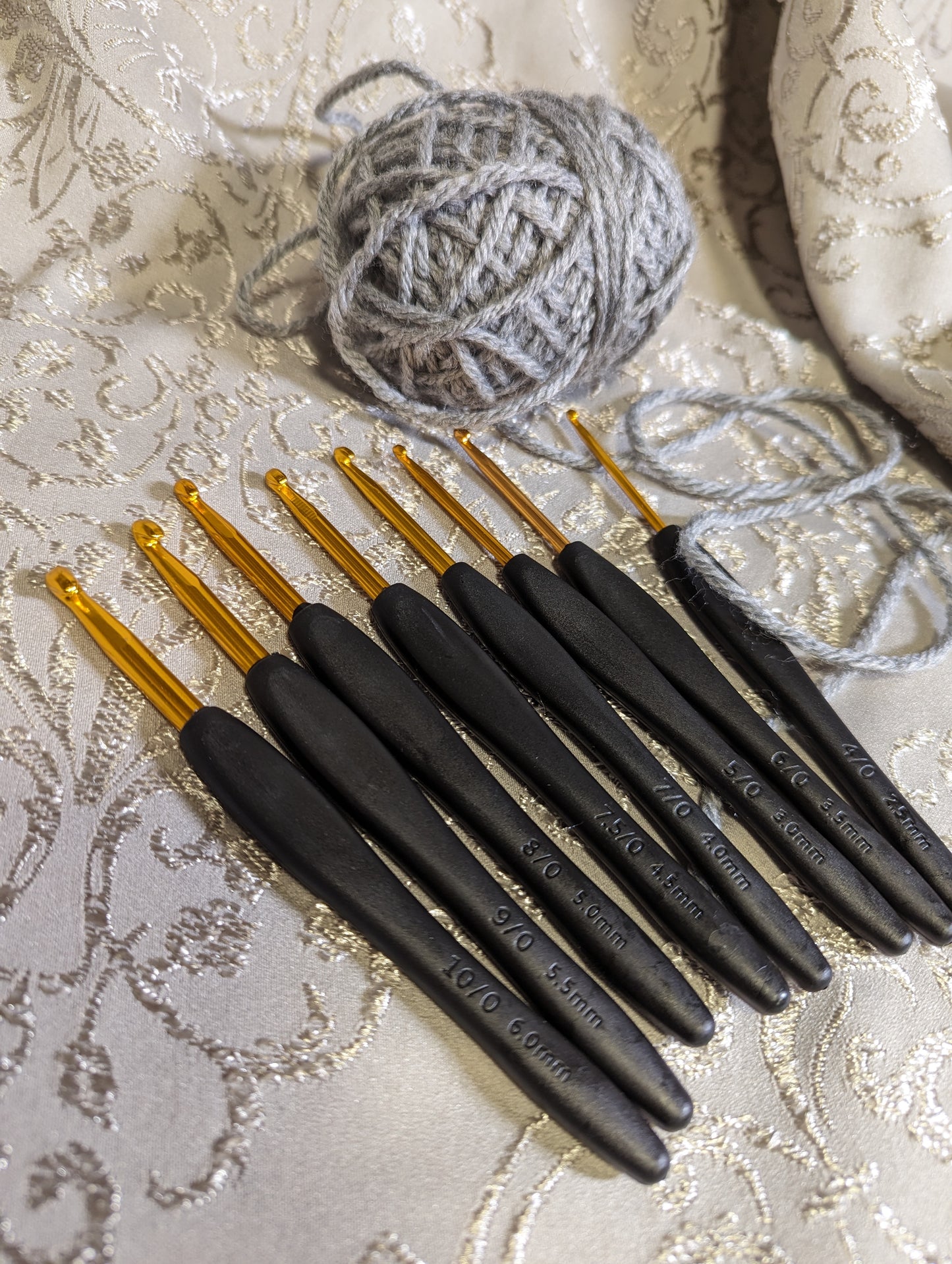 8 piece black and gold hook set