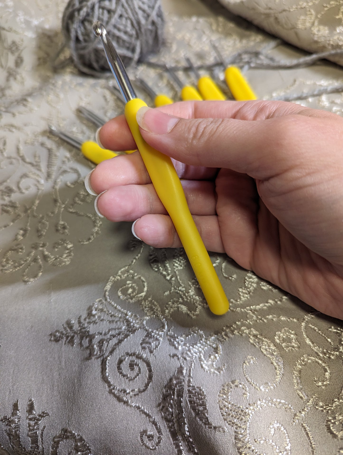 8 yellow set Crochet hooks