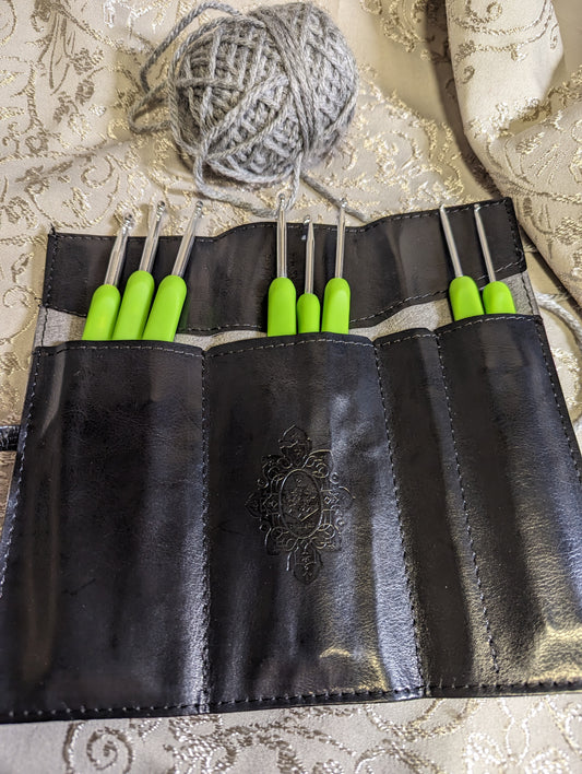 8 piece green hook set