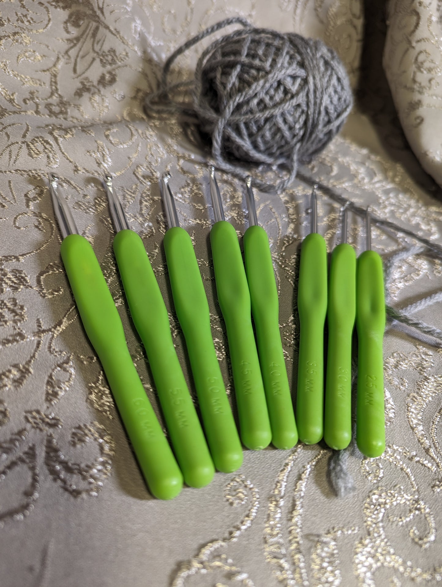 8 piece green hook set