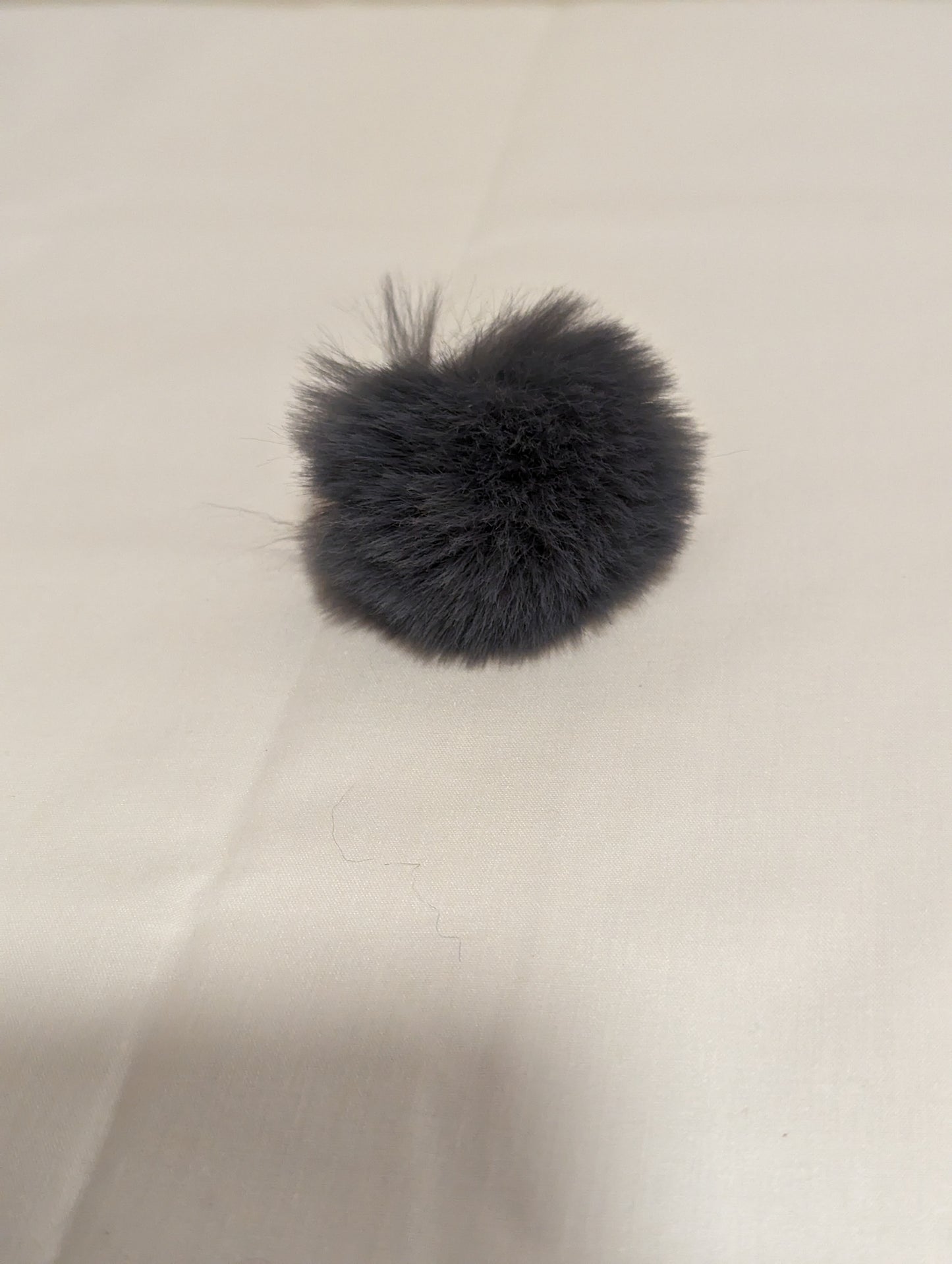 5 cm faux fur pompom