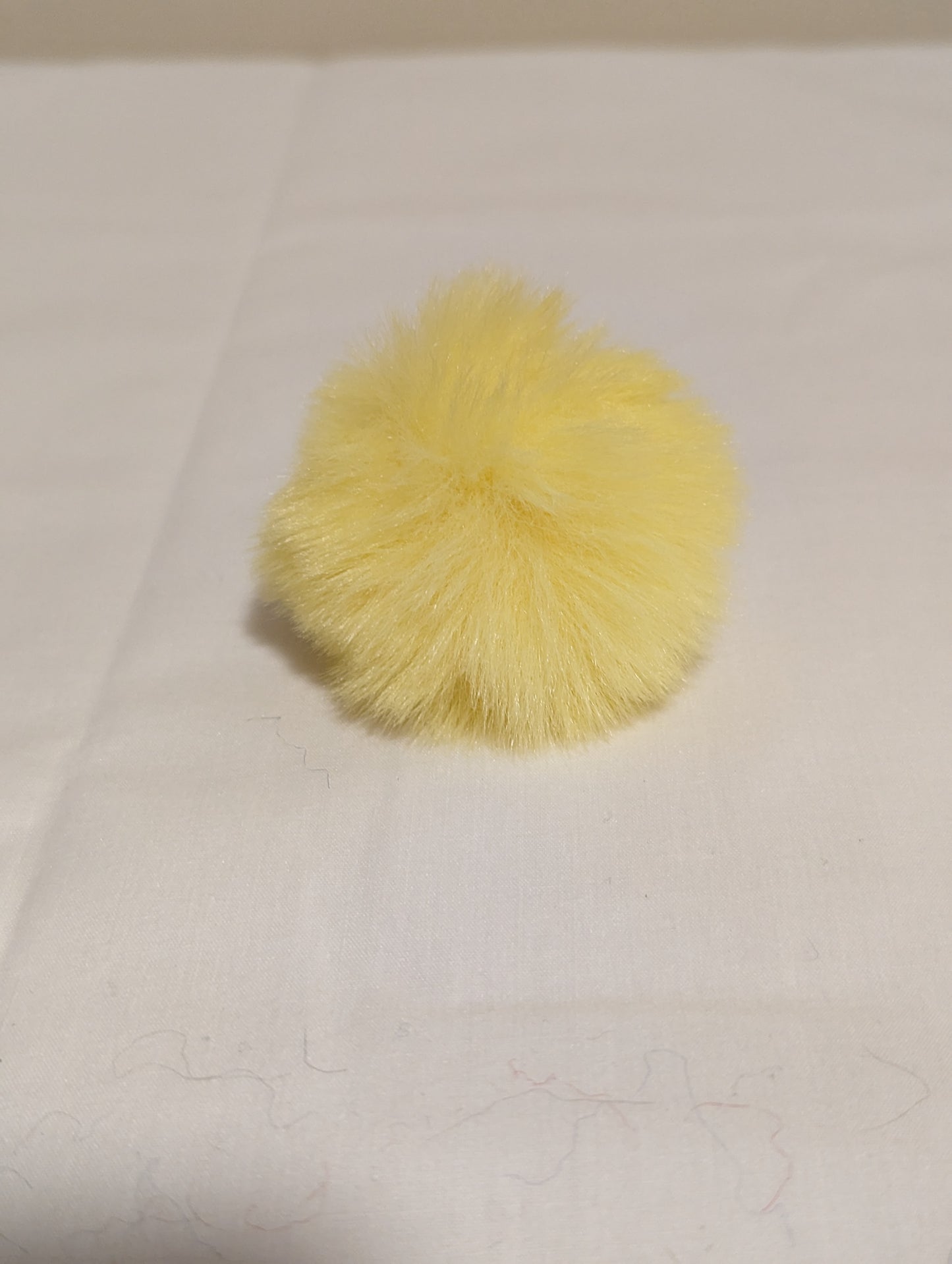 5 cm faux fur pompom